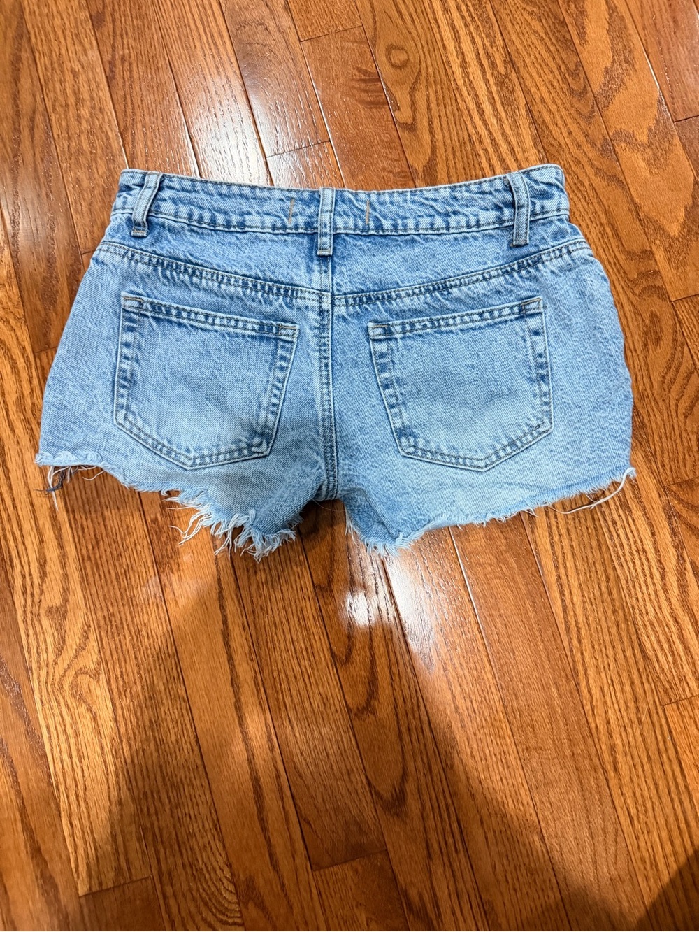 Disclosure Distressed Denim Cutoff Shorts Size 1/25 Light Wash - Picture 5 of 6